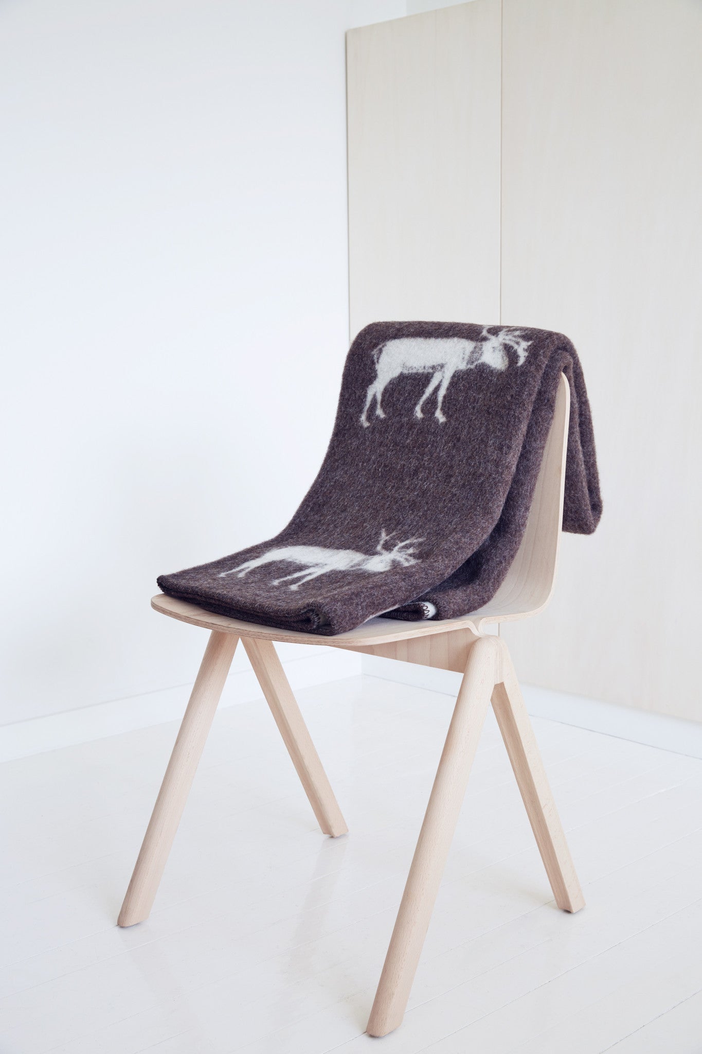 Brown Rein Jaquard Blanket